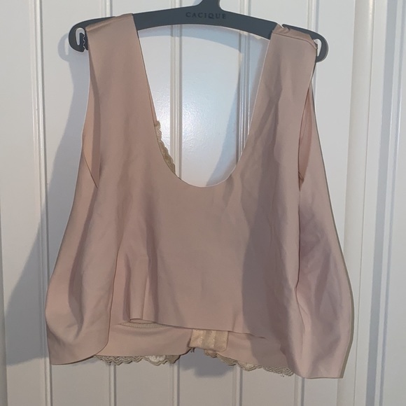 By Nicole cream bra size 48D - Picture 2 of 4